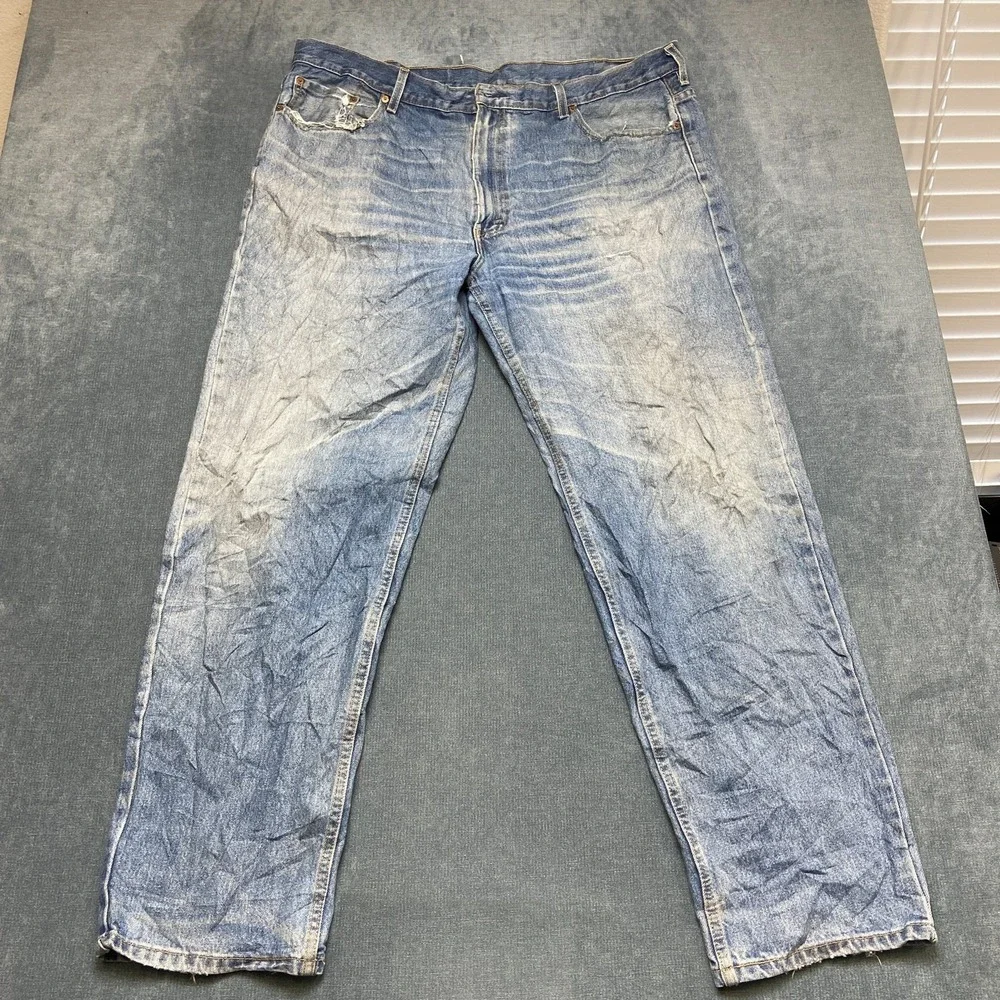 Levi's 550 Jeans Men 44x34 Blue Denim Light Wash Straight Relaxed Fit Whiskering